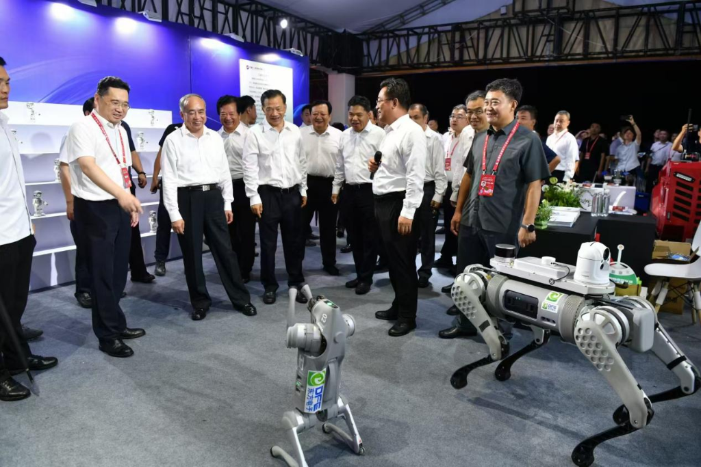 创新拥抱能源 携手低碳时代丨东方电子亮相2024山东夏日“以旧换新”消费季暨国潮臻品馆烟台周活动